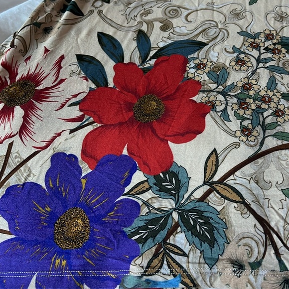 Johnny Was M short sleeved floral top. - Picture 6 of 7